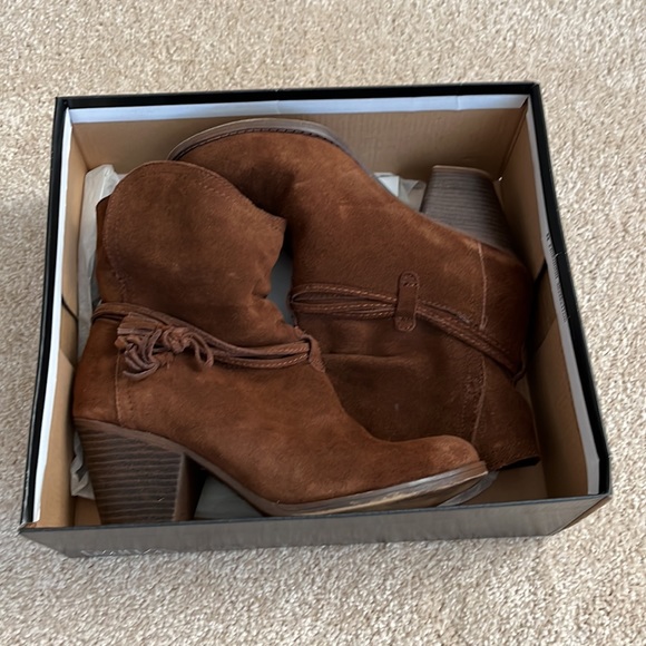 Mia Suede booties - Picture 13 of 15